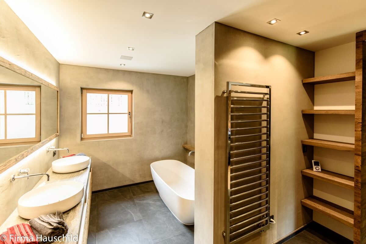 Bad Terrastone mit freistehender Wanne